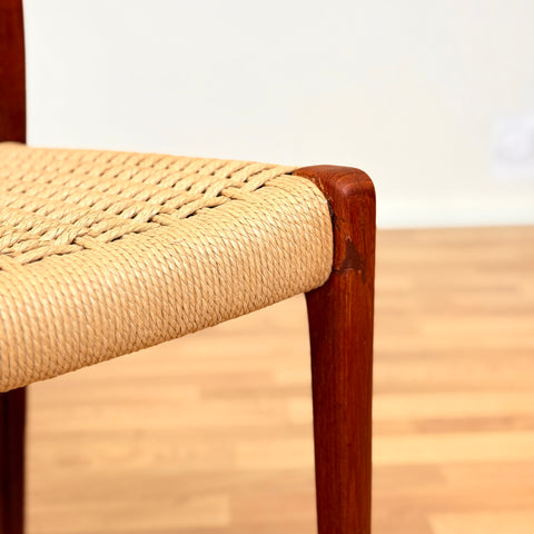 Danish set of 4 dining chairs 'model 71' by Niels O. Moller
