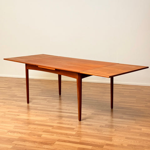 Dining table in teak, 1950s-60s, Denmark