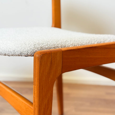 Danish set of 8 dining chairs in beech by Erik Buch