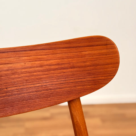 Danish set of 6 dining chairs in teak & beech