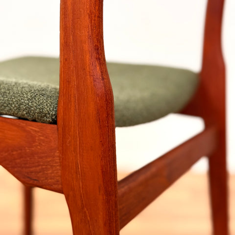 Danish set of 4 dining chairs in teak