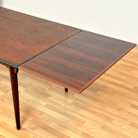 Danish rectangular dining table in Santos rosewood by Omann Jun Møbelfabrik