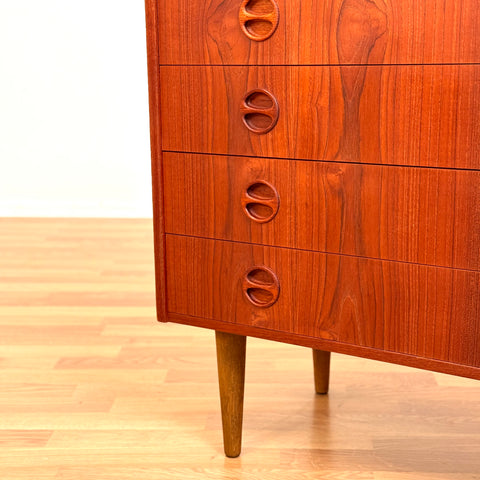 Chest of 5 drawers in teak by Arne Vodder