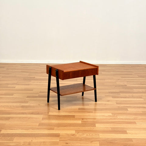 Swedish set of 2 bedside table in teak by AB Carlström & CO möbelfabrik