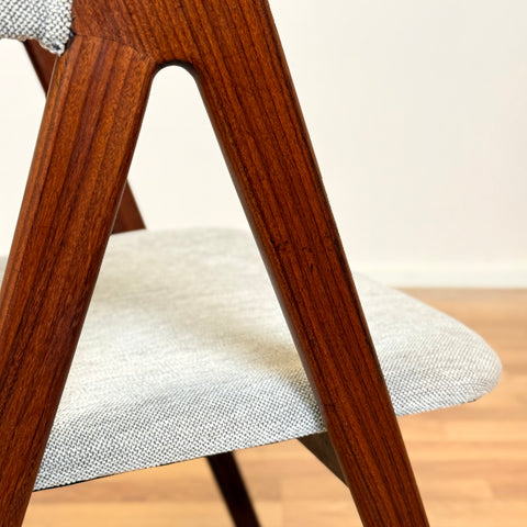 Danish set of 4 dining chairs in walnut