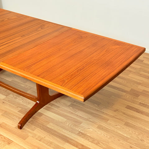 Danish rectangular dining table in teak