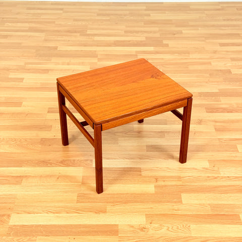 Swedish side table in teak by Gunnar Myrstrand & Sven Engström by Bra Bohag, Tingströms