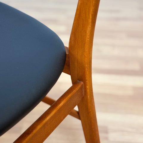 Danish set of 4 dining chairs 'model 210' in teak by Farstrup