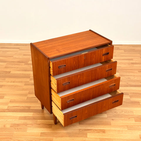 Danish chest of drawers in teak