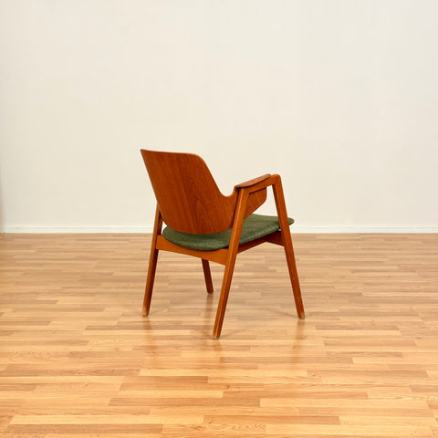 Swedish armchair in teak by Elias Barup for Gärsnäs
