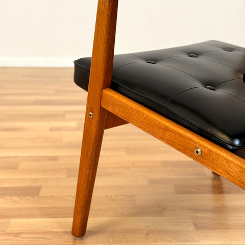 Armchair in solid oak