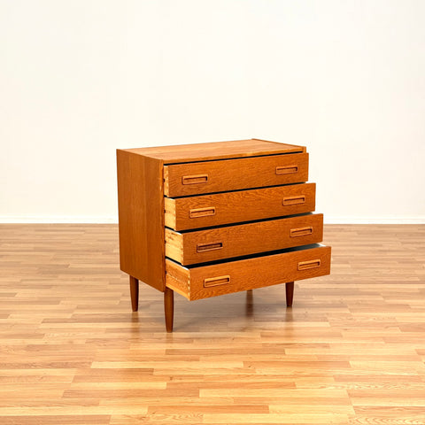 Chest of drawers in oak, Sweden