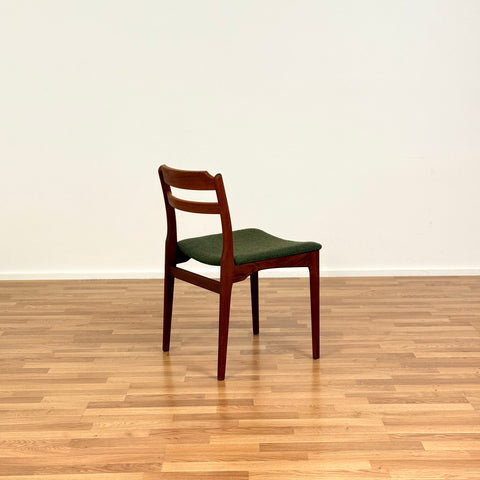 Danish set of 4 dining chairs in teak