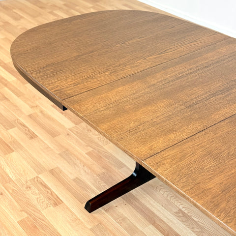 Danish oval dining table in oak by Farstrup