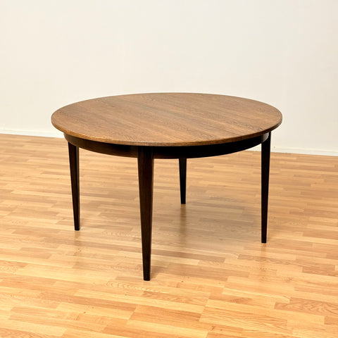 Danish round dining table in oak 'model 55' with 3 ext by Omann Jun