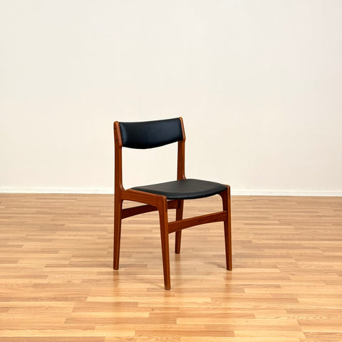 Danish set of 4 dining chairs by Erik Buch for Nova Stolefabrik