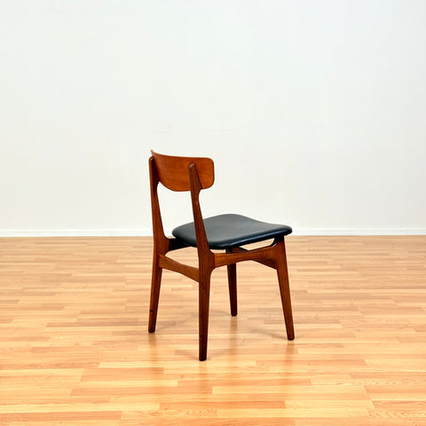 Danish set of 8 dining chairs in teak & walnut by Schiønning & Elgaard