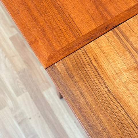 Danish dining table in teak