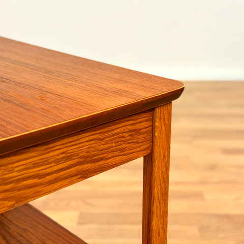 Side table in teak