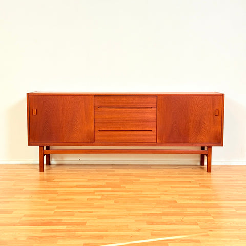 Swedish sideboard in teak by Nils Jonsson for Troeds, Bjärnum, model 'Arild'