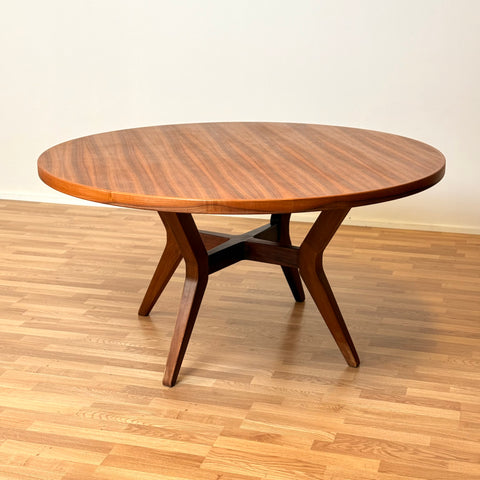 Large ⌀150 round dining table in walnut