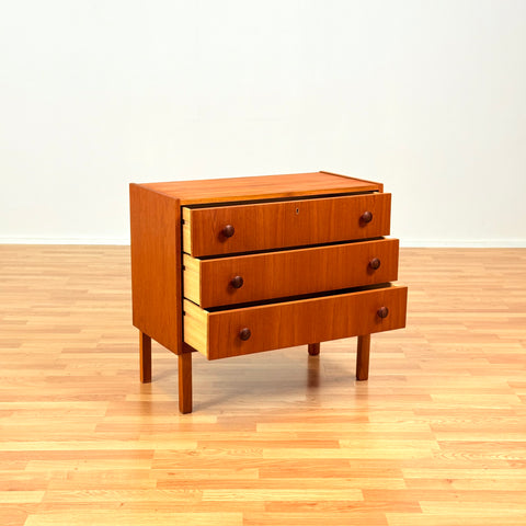 Danish chest of drawers in teak