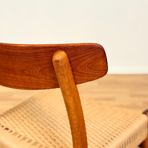 Danish set of 6 dining chairs in oak & teak CH23 by Hans J. Wegner