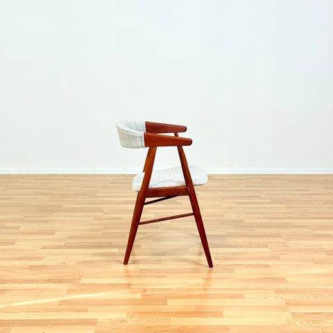 Danish armchair in walnut by Ejner Larsen & Aksel Bender Madsen