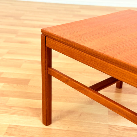 Swedish side table in teak by Gunnar Myrstrand & Sven Engström by Bra Bohag, Tingströms