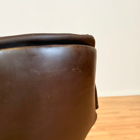 Danish armchairs in leather 'Silhouette', by H.W. Small for Bramin