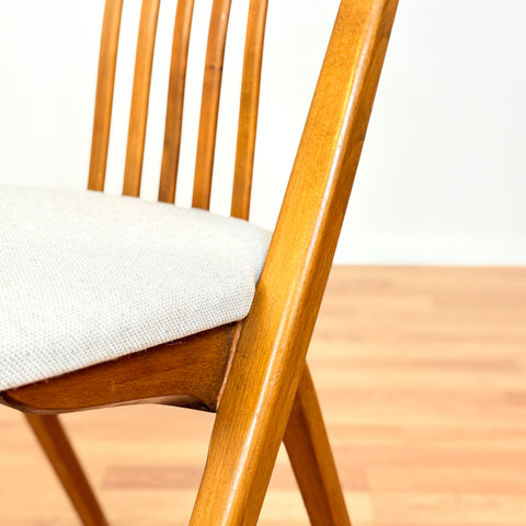 Swedish set of 8 dining chairs in beech by Gottfrid Karlsson & Söner Stolfabrik Diö