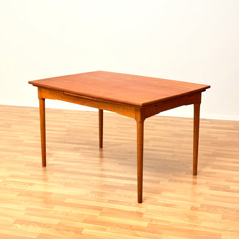 Danish rectangular dining table in teak & oak