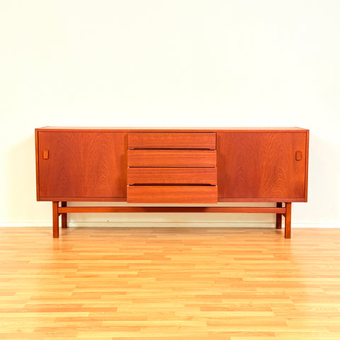 Swedish sideboard in teak by Nils Jonsson for Troeds, Bjärnum, model 'Arild'