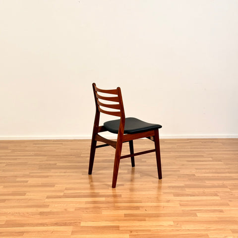 Danish set of 4 dining chairs in teak