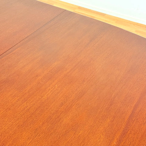 Danish oval dining table in mahogany by Skovby Møbelfabrik