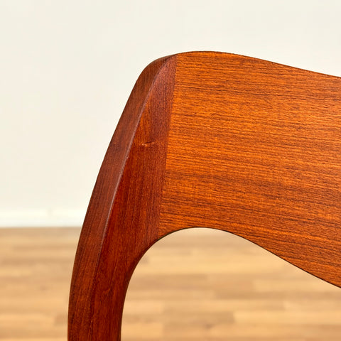 Danish set of 6 dining chairs 'model 71' by Niels O. Moller