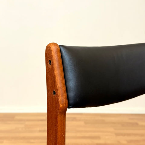 Danish set of 4 dining chairs by Erik Buch for Nova Stolefabrik