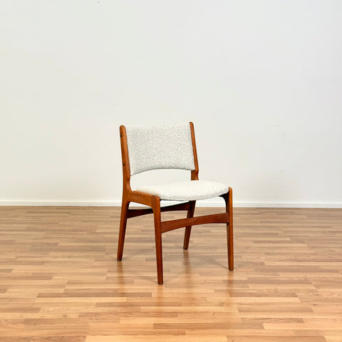 Danish set of 4 dining chairs in oak by Eric Buch