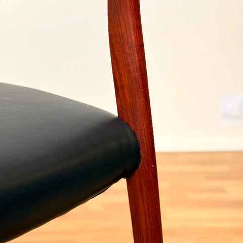 Danish set of 6 dining chairs 'model 71' by Niels O. Moller