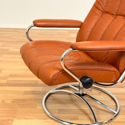 Norwegian armchair in leather and chrome by Ekorners, Stressless