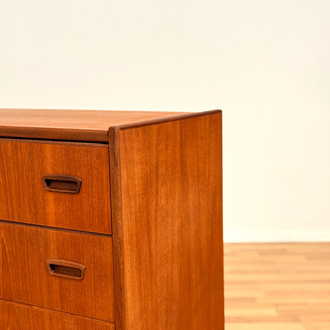 Danish chest of drawers in teak