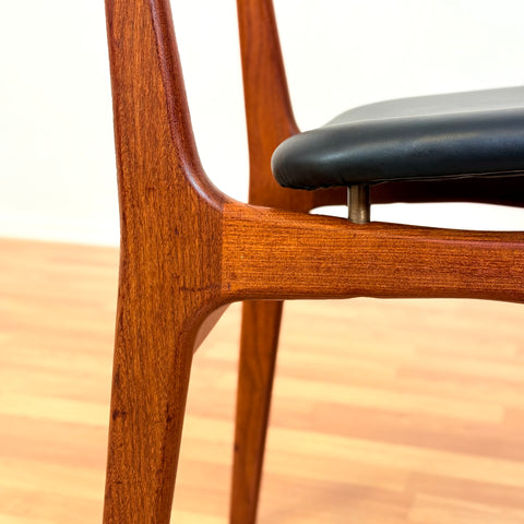 Danish set of 8 dining chairs in teak & walnut by Schiønning & Elgaard