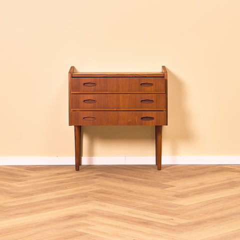 Danish chest of drawers in teak