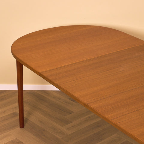 Swedish oval dining table in teak by Troeds, Bjärnum