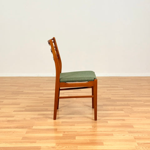 Danish set of 4 dining chairs "model 219" in teak & beech by Farstrup