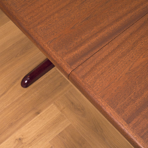 Danish oval dining table in mahogany by Skovby Møbelfabrik
