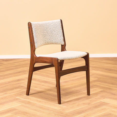 Danish dining chairs in walnut by Erik Buch for Anderstrup Møbelfabrik, model 89