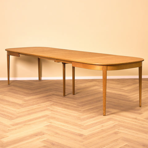 Large Swedish oval dining table in oak by Carl Malmsten, model 'Calmare Nyckel'