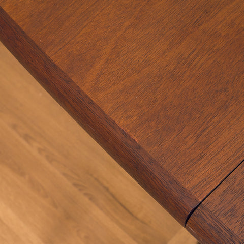 Danish oval dining table in mahogany by Skovby Møbelfabrik