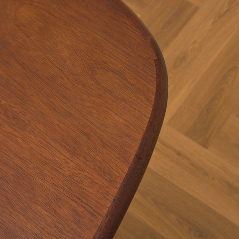 Danish oval dining table in mahogany by Skovby Møbelfabrik